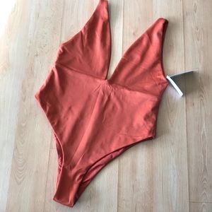 Londre- The Cinch - bathing suit in Clay size medium